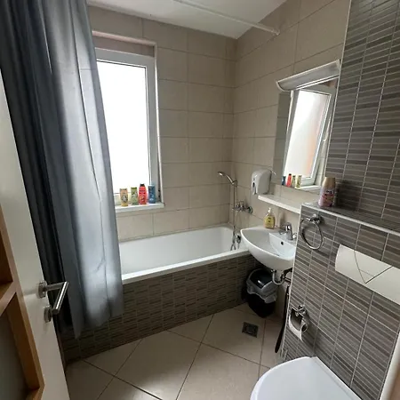 Apartman Modern With Wi Fi And Balcony *